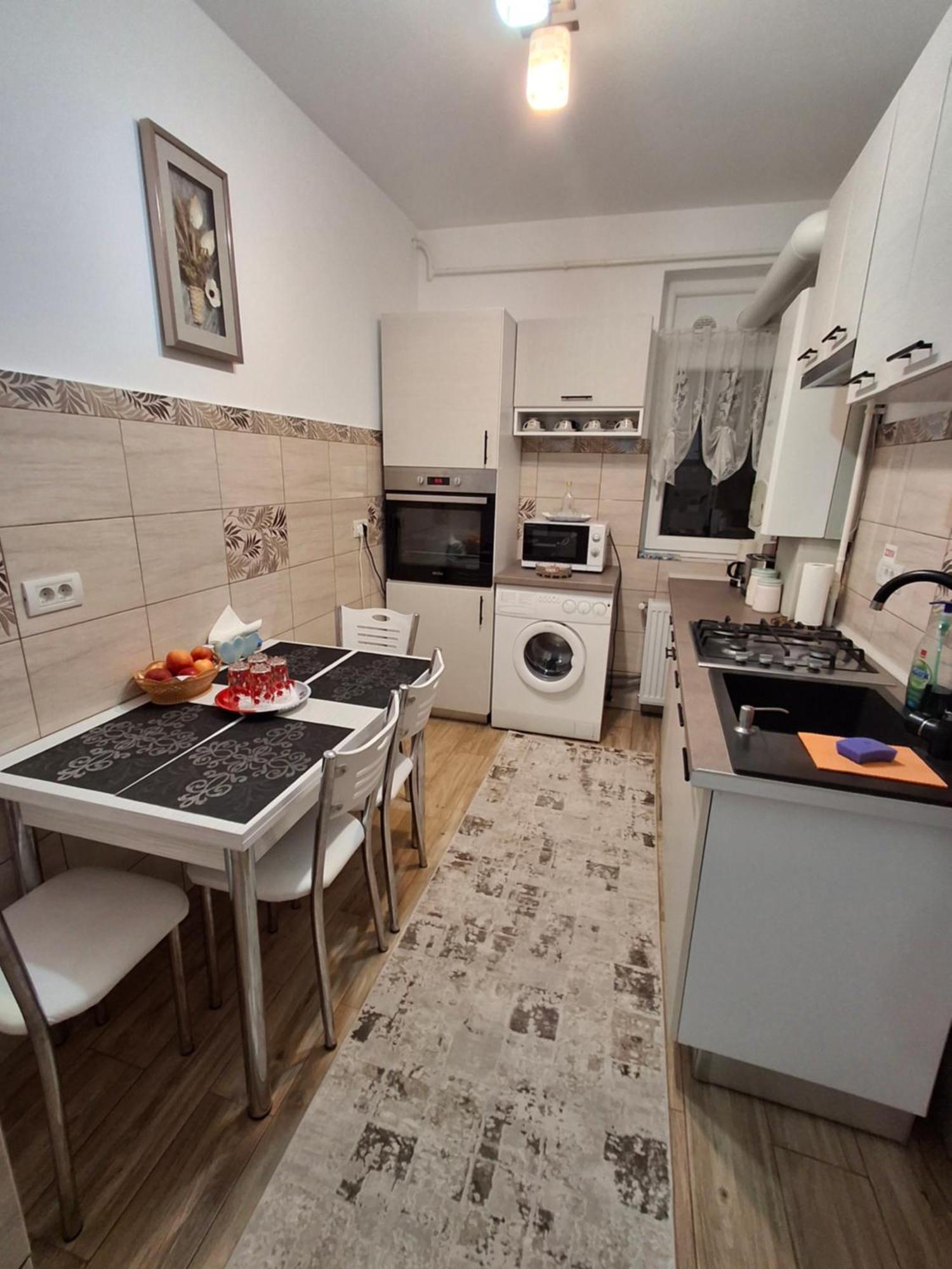 Apartament Ultra Central Marly Gura Humorului Bagian luar foto